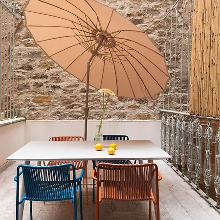 דירה The Maison - Boutique With Terrace & Garage, 160sqm