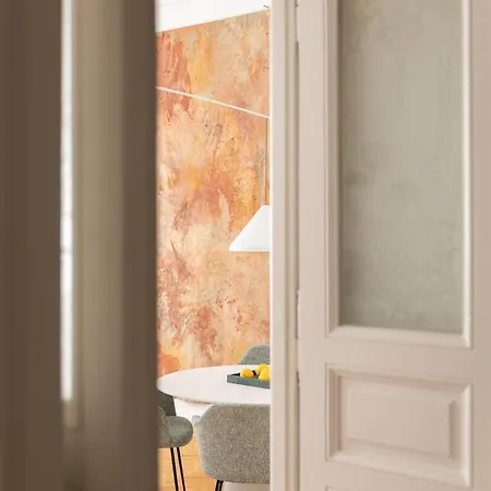 דירה The Maison - Boutique With Terrace & Garage, 160sqm *