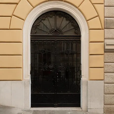 Apartamento The Maison - Boutique With Terrace & Garage, 160sqm *